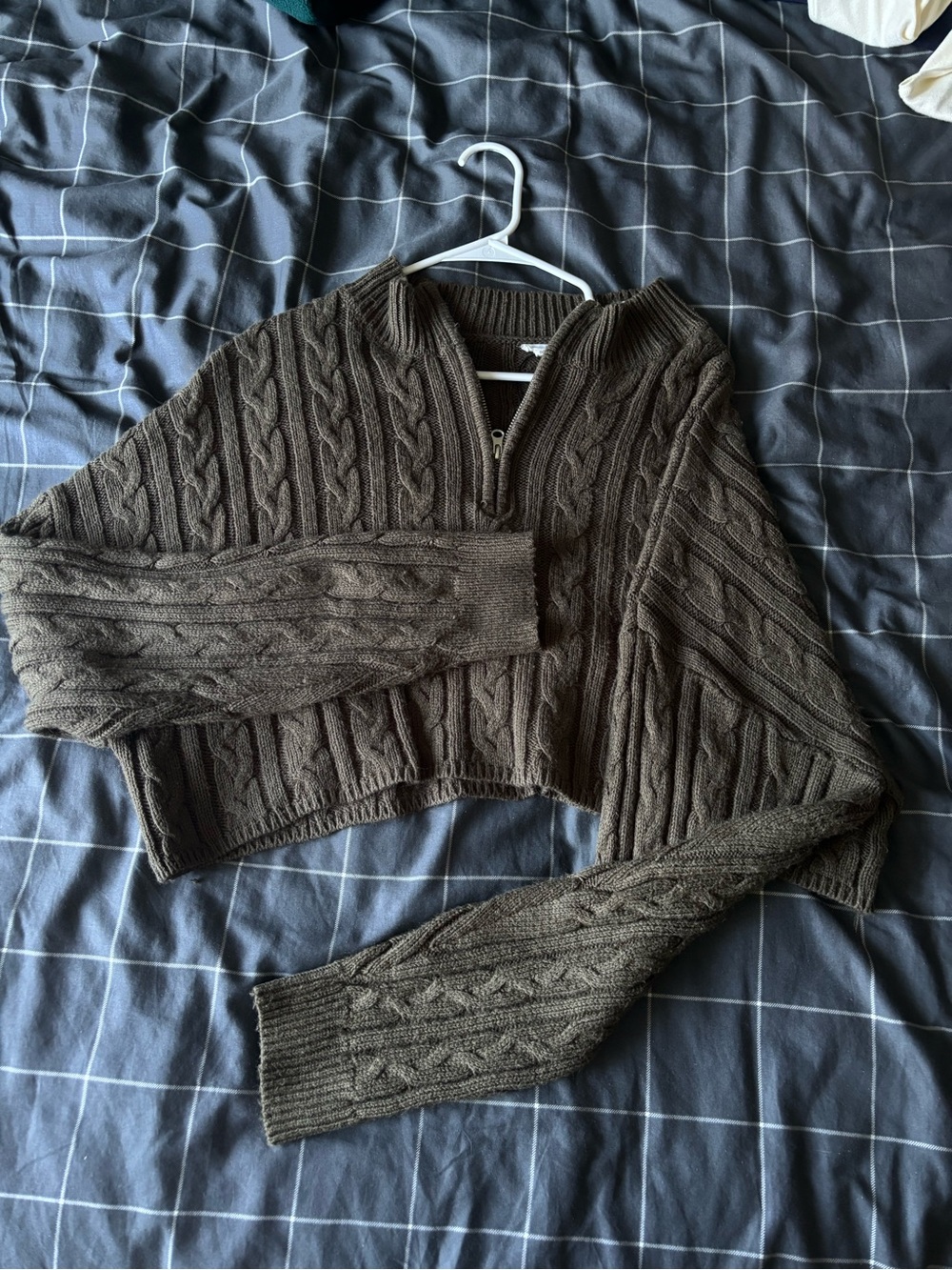 Cropped Cable Knit Half-Zip Turtleneck Sweater - Forest/Olive Green